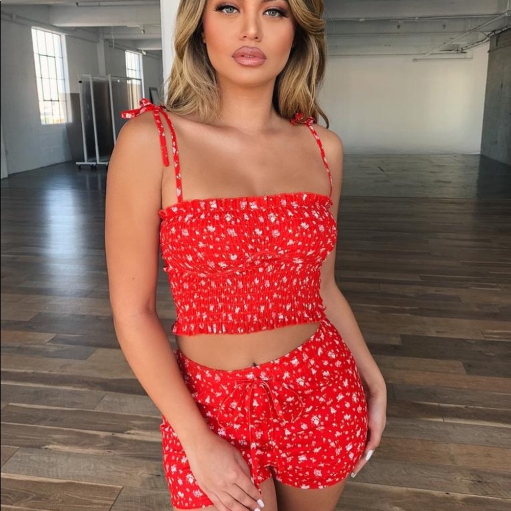 Tiger mist red floral set